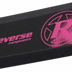 Reverse Components Reverse - Protège Base Arrière Néoprène Avec Logo 12 Reverse Components Reverse - Protège Base Arrière Néoprène Avec Logo -Accessoires Pour Vélos Soldes 7447 1 3840x2160