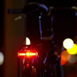 B&M Busch & Müller - Toplight Flat S - Feu Arrière Pour Vélo électrique 321/5ASDC0211 - 321/8ASDC0211 -Accessoires Pour Vélos Soldes busch muller toplight flat s feu arriere pour velo electrique e 1422uxzYMEIytVJv5 3840x2160