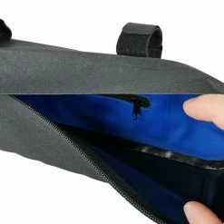 Giant - Sacoche De Cadre H2Pro 11 Giant - Sacoche De Cadre H2Pro -Accessoires Pour Vélos Soldes sacoche de cadre giant h2pro interieur 3840x2160 scaled