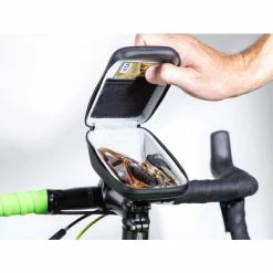 SP Connect - Wedge Case Set - Pochette De Rangement Pour Guidon -Accessoires Pour Vélos Soldes sp connect wedge case set pochette de rangement pour guidon 1912 3840x2160