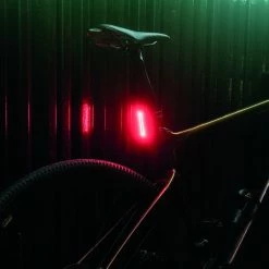 Supernova - Feu Arrière TL3 PRO Avec Feu Stop Et Signal De Freinage D'urgence -Accessoires Pour Vélos Soldes supernova feu arriere tl3 pro 3 3840x2160